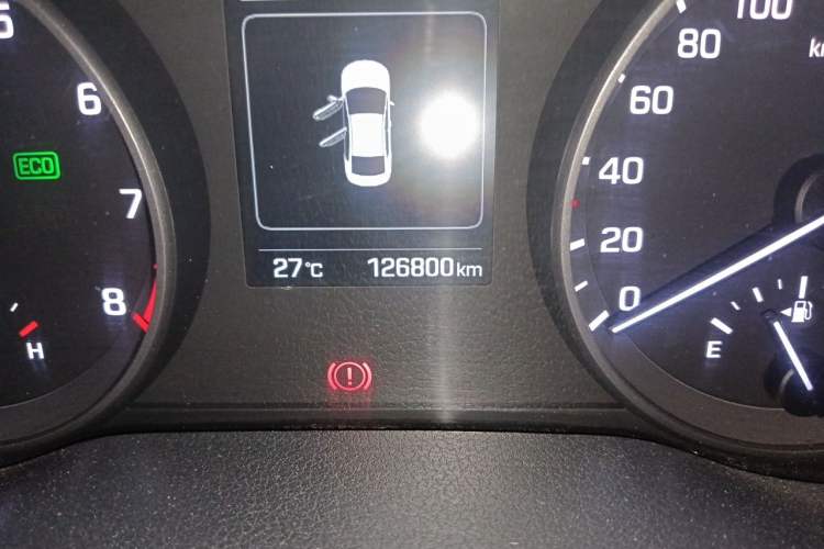 Used Hyundai Elantra (6th Generation / Lingdong) 2016 1.6L Automatic ZhiXuan – Elite Version Odometer Close Up