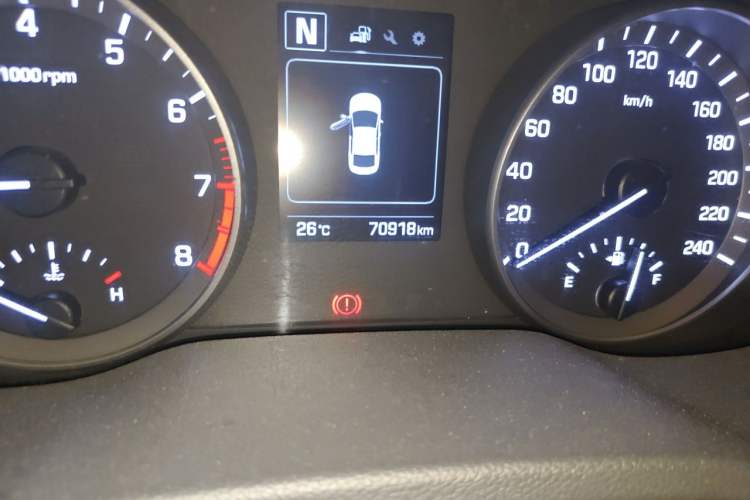 Used Hyundai Elantra (6th Generation / Lingdong) 2016 1.6L Automatic ZhiXuan – Elite Version Odometer Close Up