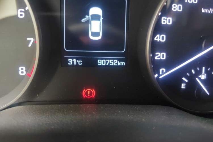 Used Hyundai Elantra (6th Generation / Lingdong) 2016 1.6L Automatic ZhiXuan – Elite Version Odometer Close Up