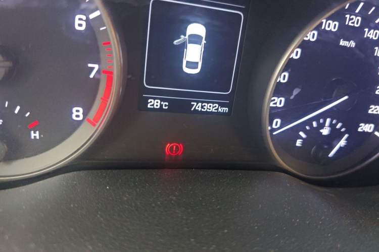 Used Hyundai Elantra (6th Generation / Lingdong) 2016 1.6L Manual ZhiXuan · Dynamic Model Odometer Close Up