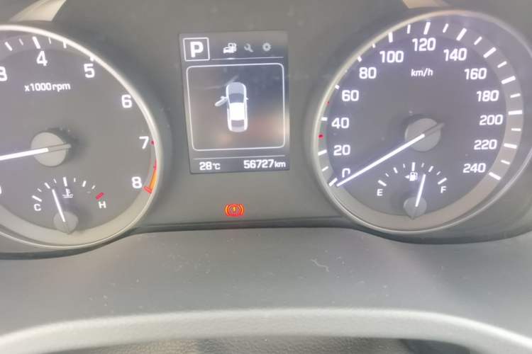 Used Hyundai Elantra (6th Generation / Lingdong) 2016 1.6L Automatic ZhiXuan – Elite Version Odometer Close Up
