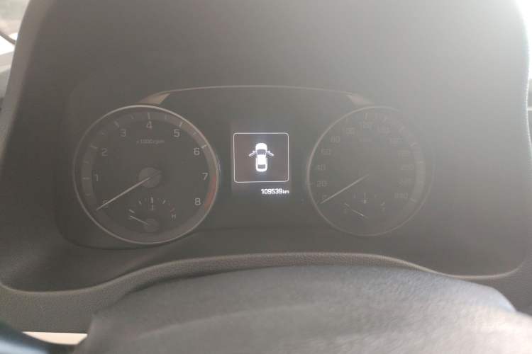 Used Hyundai Elantra (6th Generation / Lingdong) 2016 1.6L Manual ZhiXuan·Youth Edition Odometer Close Up