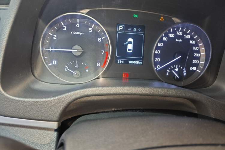 Used Hyundai Elantra (6th Generation / Lingdong) 2016 1.6L Automatic ZhiXuan – Elite Version Odometer Close Up