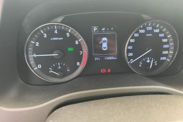 Used Hyundai Elantra (6th Generation / Lingdong) 2016 1.6L Automatic ZhiXuan – Elite Version Odometer Close Up