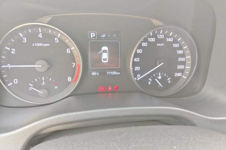 Used Hyundai Elantra (6th Generation / Lingdong) 2016 1.6L Automatic ZhiXuan – Elite Version Odometer Close Up