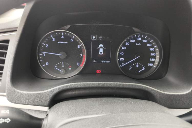 Used Hyundai Elantra (6th Generation / Lingdong) 2016 1.6L Automatic ZhiXuan – Elite Version Odometer Close Up