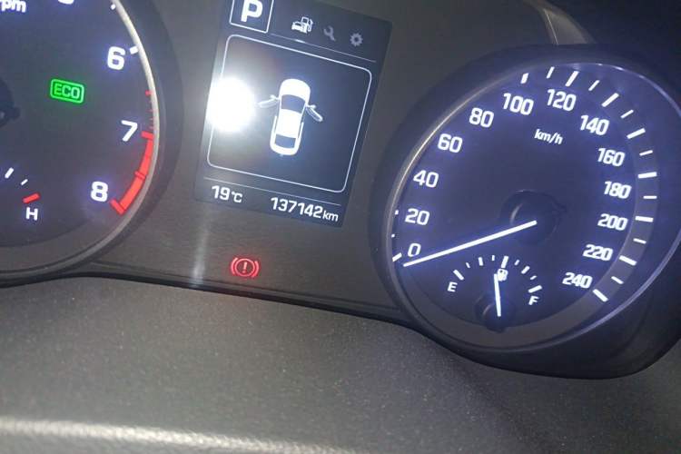 Used Hyundai Elantra (6th Generation / Lingdong) 2016 1.6L Automatic ZhiXuan – Elite Version Odometer Close Up