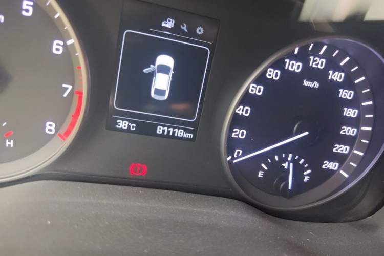 Used Hyundai Elantra (6th Generation / Lingdong) 2016 1.6L Manual ZhiXuan · Dynamic Model Odometer Close Up