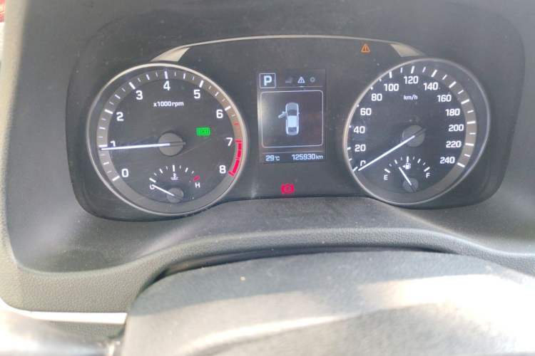 Used Hyundai Elantra (6th Generation / Lingdong) 2016 1.6L Automatic ZhiXuan – Elite Version Odometer Close Up