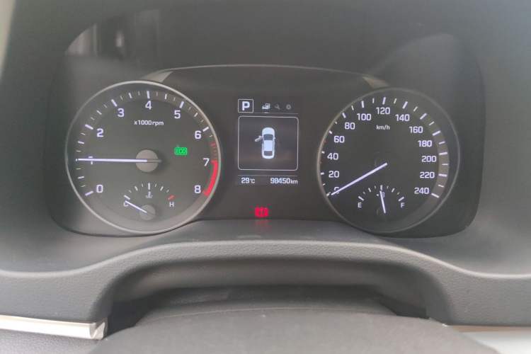 Used Hyundai Elantra (6th Generation / Lingdong) 2016 1.6L Automatic ZhiXuan – Elite Version Odometer Close Up