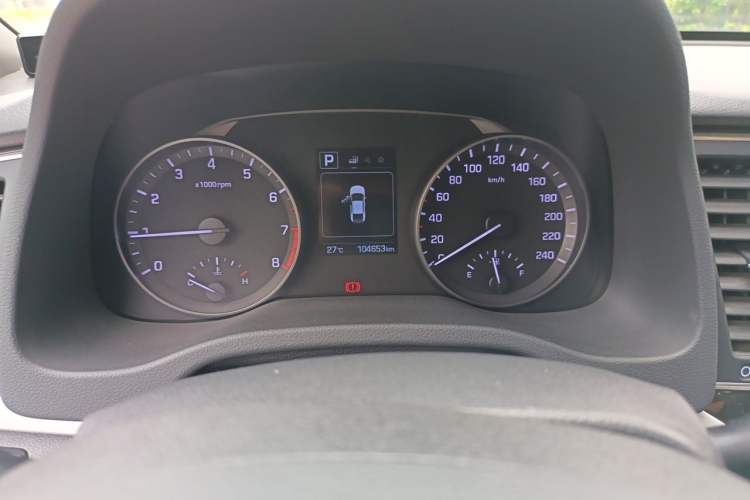 Used Hyundai Elantra (6th Generation / Lingdong) 2016 1.6L Automatic ZhiXuan – Elite Version Odometer Close Up