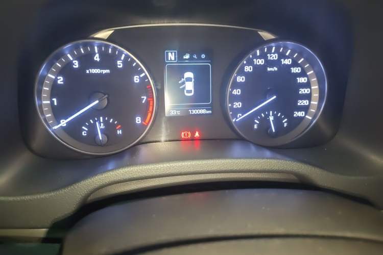 Used Hyundai Elantra (6th Generation / Lingdong) 2016 1.6L Automatic ZhiXuan – Elite Version Odometer Close Up