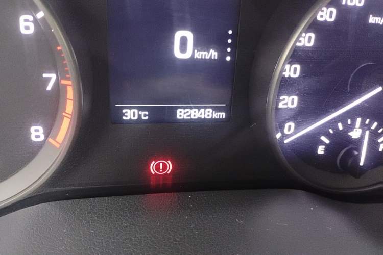 Used Hyundai Elantra (6th Generation / Lingdong) 2016 1.6L Automatic ZhiXuan – Elite Version Odometer Close Up