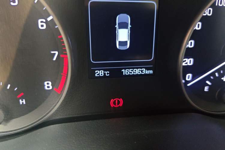 Used Hyundai Elantra (6th Generation / Lingdong) 2016 1.6L Automatic ZhiXuan – Elite Version Odometer Close Up