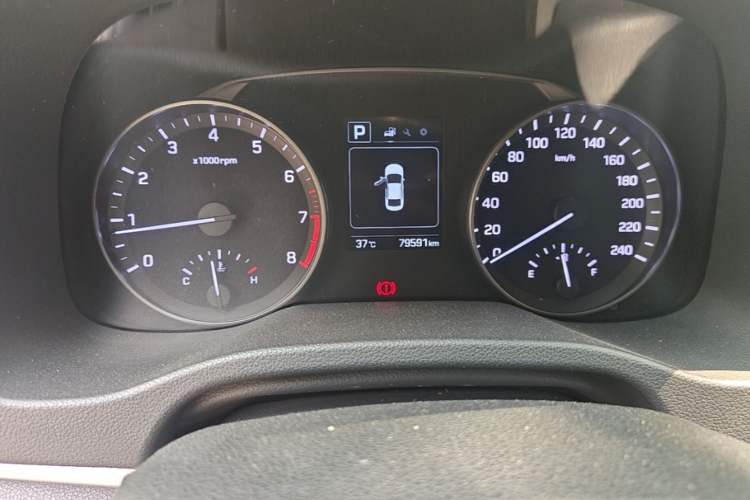 Used Hyundai Elantra (6th Generation / Lingdong) 2016 1.6L Automatic ZhiXuan – Elite Version Odometer Close Up