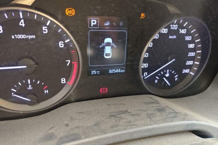 Used Hyundai Elantra (6th Generation / Lingdong) 2016 1.6L Automatic ZhiXuan – Elite Version Odometer Close Up