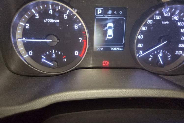 Used Hyundai Elantra (6th Generation / Lingdong) 2016 1.6L Automatic ZhiXuan – Elite Version Odometer Close Up