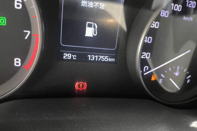 Used Hyundai Elantra (6th Generation / Lingdong) 2016 1.6L Automatic ZhiXuan – Elite Version Odometer Close Up