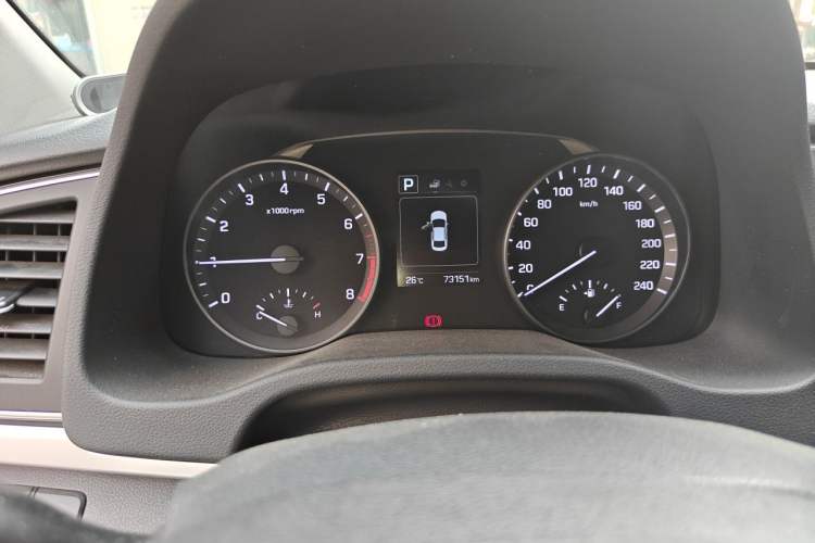 Used Hyundai Elantra (6th Generation / Lingdong) 2016 1.6L Automatic ZhiXuan – Elite Version Odometer Close Up