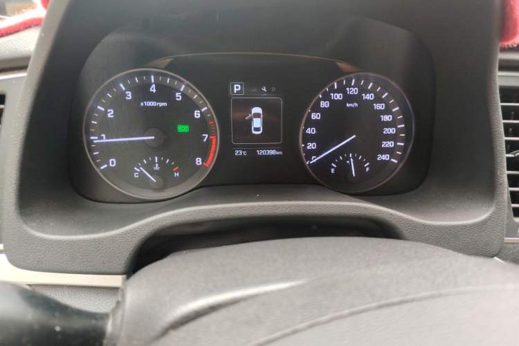 Used Hyundai Elantra (6th Generation / Lingdong) 2016 1.6L Automatic ZhiXuan – Elite Version Odometer Close Up