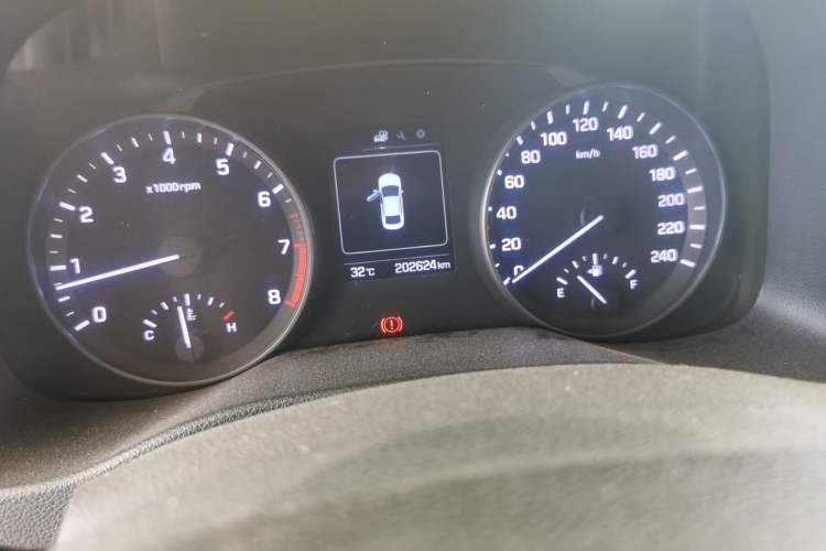 Used Hyundai Elantra (6th Generation / Lingdong) 2016 1.6L Manual ZhiXuan · Dynamic Model Odometer Close Up