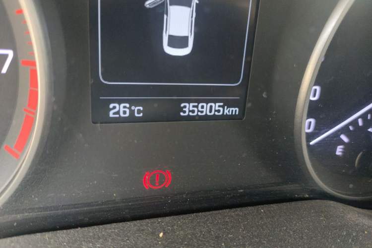 Used Hyundai Elantra (6th Generation / Lingdong) 2016 1.6L Automatic ZhiXuan – Elite Version Odometer Close Up