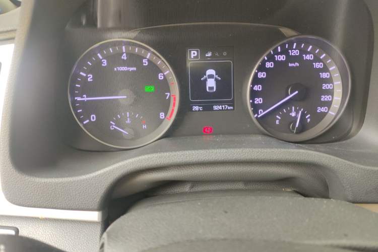 Used Hyundai Elantra (6th Generation / Lingdong) 2016 1.6L Automatic ZhiXuan – Elite Version Odometer Close Up