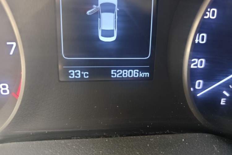 Used Hyundai Elantra (6th Generation / Lingdong) 2016 1.6L Automatic ZhiXuan – Elite Version Odometer Close Up