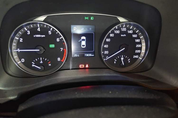 Used Hyundai Elantra (6th Generation / Lingdong) 2016 1.6L Automatic ZhiXuan – Elite Version Odometer Close Up