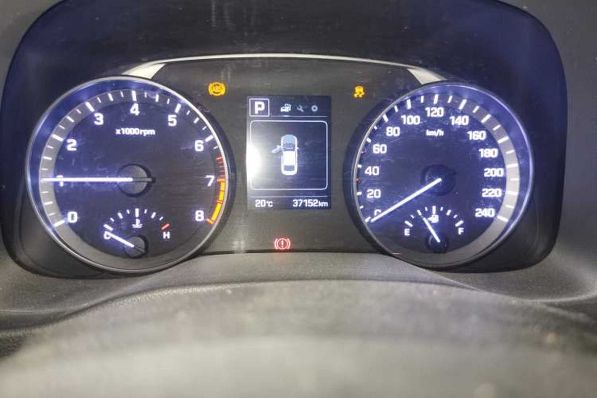 Used Hyundai Elantra (6th Generation / Lingdong) 2016 1.6L Automatic ZhiXuan – Elite Version Odometer Close Up