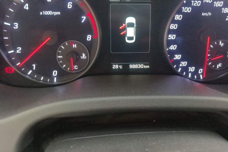 Used Hyundai Elantra (6th Generation / Lingdong) 2016 1.4T Dual-Clutch Xuan Dong · Dynamic Version Odometer Close Up