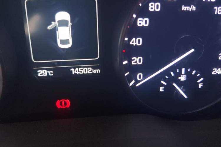 Used Hyundai Elantra (6th Generation / Lingdong) 2016 1.6L Automatic ZhiXuan – Elite Version Odometer Close Up