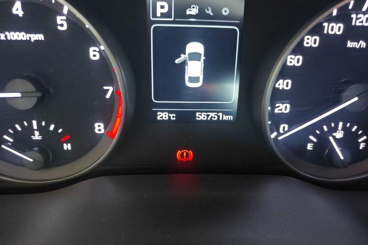 Used Hyundai Elantra (6th Generation / Lingdong) 2016 1.6L Automatic ZhiXuan – Elite Version Odometer Close Up