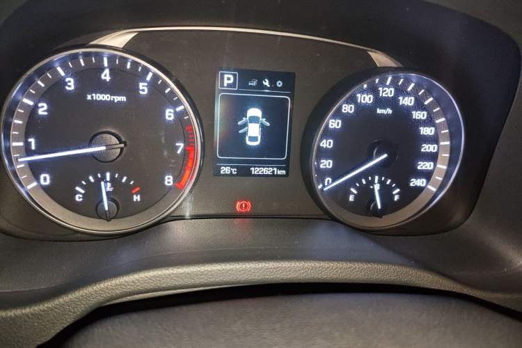 Used Hyundai Elantra (6th Generation / Lingdong) 2016 1.6L Automatic ZhiXuan – Elite Version Odometer Close Up