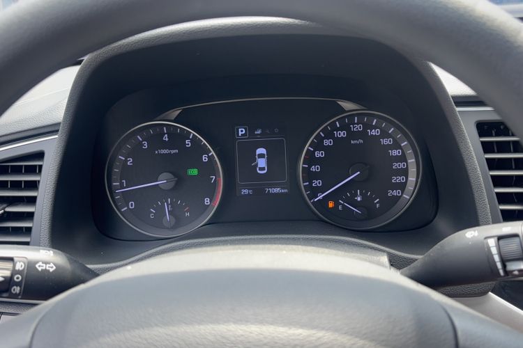 Used Hyundai Elantra (6th Generation / Lingdong) 2016 1.6L Automatic ZhiXuan – Elite Version Odometer Close Up