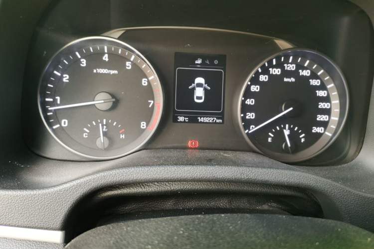 Used Hyundai Elantra (6th Generation / Lingdong) 2016 1.6L Manual ZhiXuan · Dynamic Model Odometer Close Up