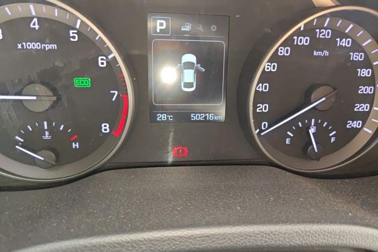 Used Hyundai Elantra (6th Generation / Lingdong) 2016 1.6L Automatic ZhiXuan – Elite Version Odometer Close Up