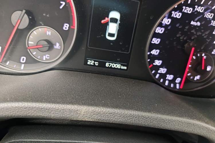 Used Hyundai Elantra (6th Generation / Lingdong) 2016 1.4T Dual-Clutch Xuan Dong · Dynamic Version Odometer Close Up