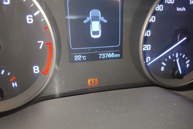 Used Hyundai Elantra (6th Generation / Lingdong) 2016 1.6L Automatic ZhiXuan – Elite Version Odometer Close Up