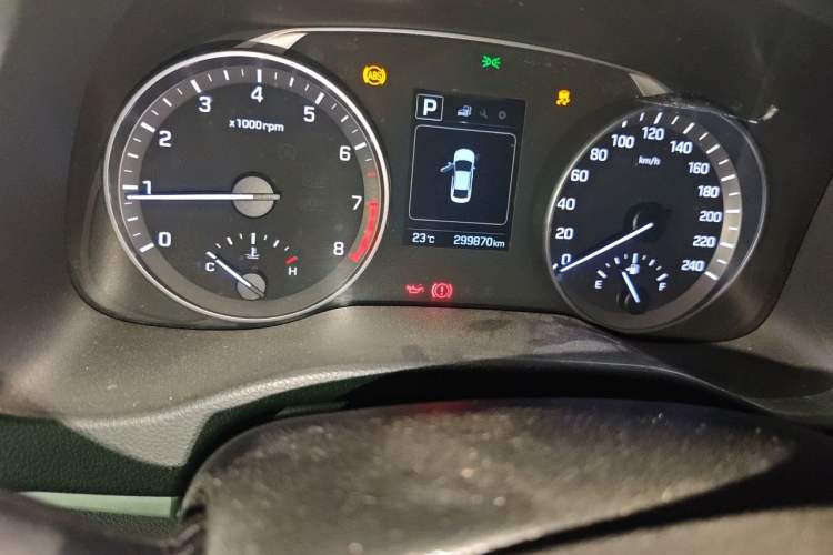 Used Hyundai Elantra (6th Generation / Lingdong) 2016 1.6L Automatic ZhiXuan – Elite Version Odometer Close Up