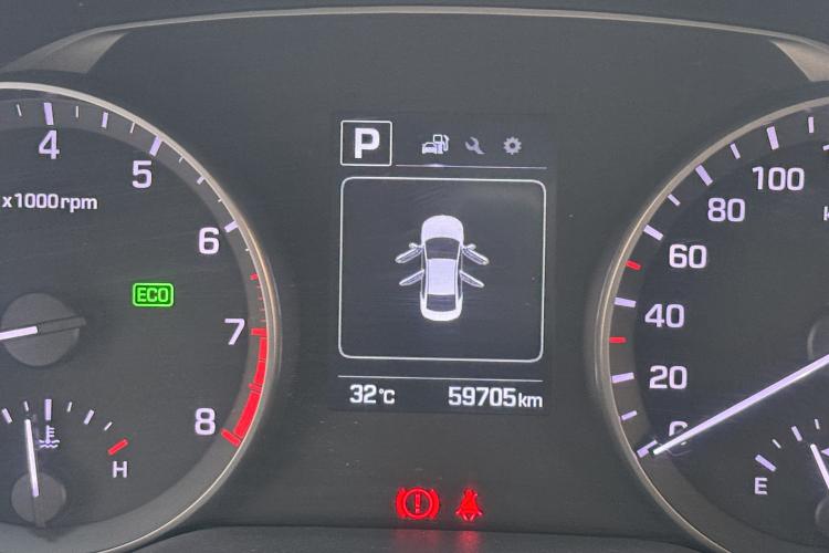 Used Hyundai Elantra (6th Generation / Lingdong) 2016 1.6L Automatic ZhiXuan – Elite Version Odometer Close Up