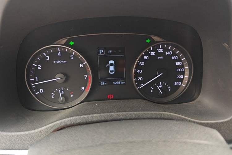 Used Hyundai Elantra (6th Generation / Lingdong) 2016 1.6L Automatic ZhiXuan – Elite Version Odometer Close Up