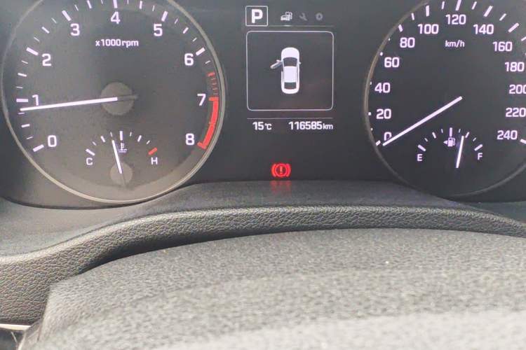 Used Hyundai Elantra (6th Generation / Lingdong) 2016 1.6L Automatic ZhiXuan – Elite Version Odometer Close Up