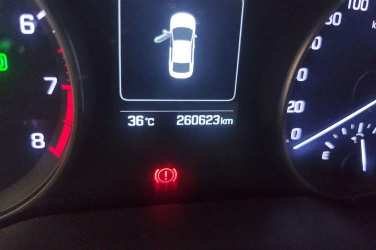 Used Hyundai Elantra (6th Generation / Lingdong) 2016 1.6L Automatic ZhiXuan – Elite Version Odometer Close Up