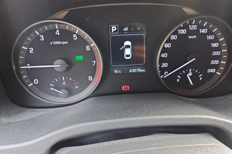 Used Hyundai Elantra (6th Generation / Lingdong) 2016 1.6L Automatic ZhiXuan – Elite Version Odometer Close Up