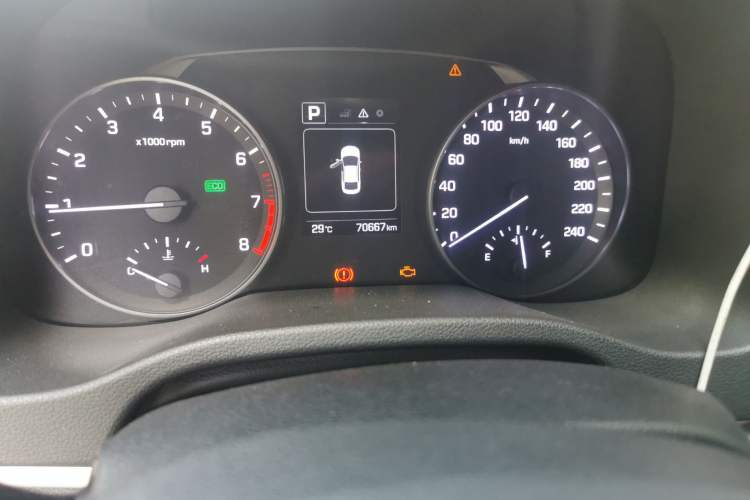 Used Hyundai Elantra (6th Generation / Lingdong) 2016 1.6L Automatic ZhiXuan – Elite Version Odometer Close Up