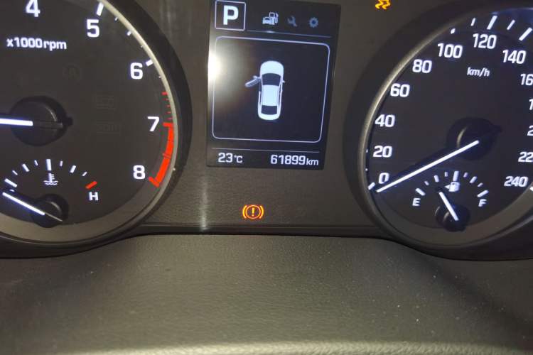 Used Hyundai Elantra (6th Generation / Lingdong) 2016 1.6L Automatic ZhiXuan – Elite Version Odometer Close Up