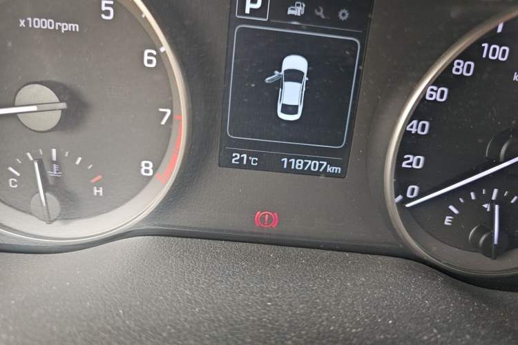 Used Hyundai Elantra (6th Generation / Lingdong) 2016 1.6L Automatic ZhiXuan – Elite Version Odometer Close Up