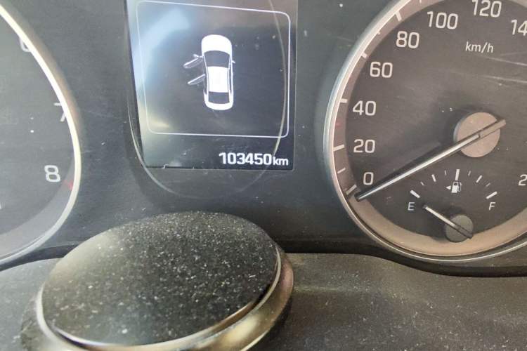 Used Hyundai Elantra (6th Generation / Lingdong) 2016 1.6L Automatic ZhiXuan – Elite Version Odometer Close Up