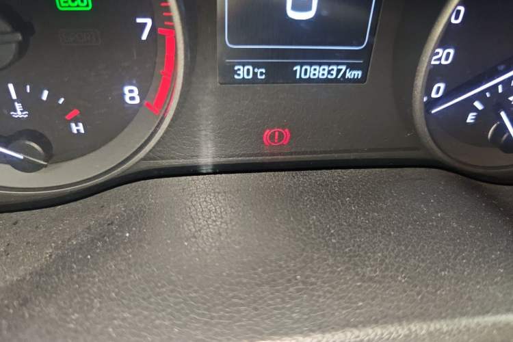 Used Hyundai Elantra (6th Generation / Lingdong) 2016 1.6L Automatic ZhiXuan – Elite Version Odometer Close Up